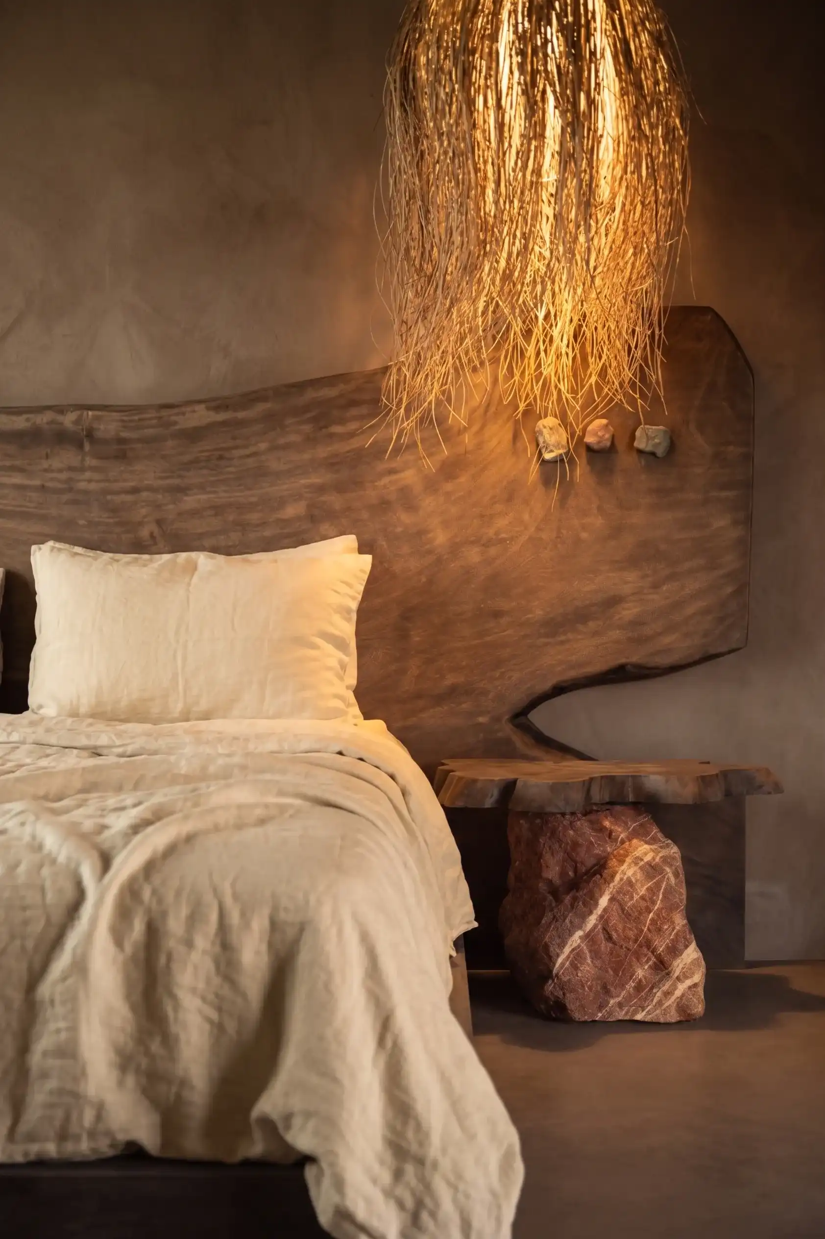 Stone Ara — room detail